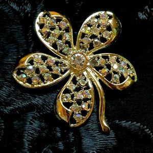 Vintage rhinestone flower brooch